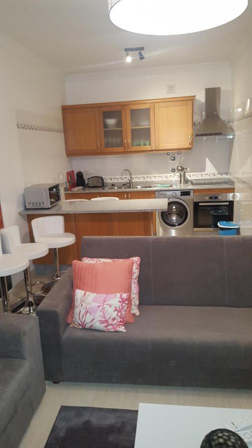 Apartamento Luminoso Urb. Quinta Das Palmeiras Porches  Esterno foto