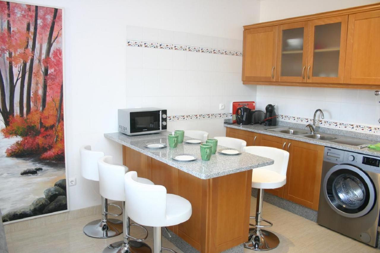 Apartamento Luminoso Urb. Quinta Das Palmeiras Porches  Esterno foto